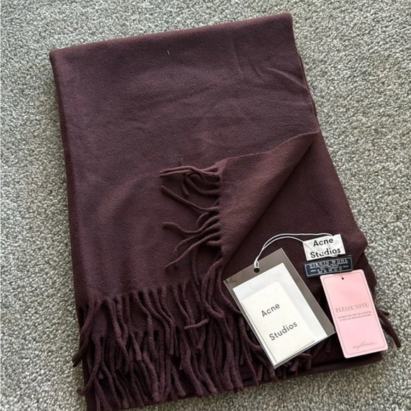 COPY - Acne studios 100% wool large scarf in wine red - Picture 1 of 4
